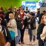 18.09.2021, Halle: Jobmesse Start Now im Haupthaus der Mitteldeutschen Zeitung in Halle.